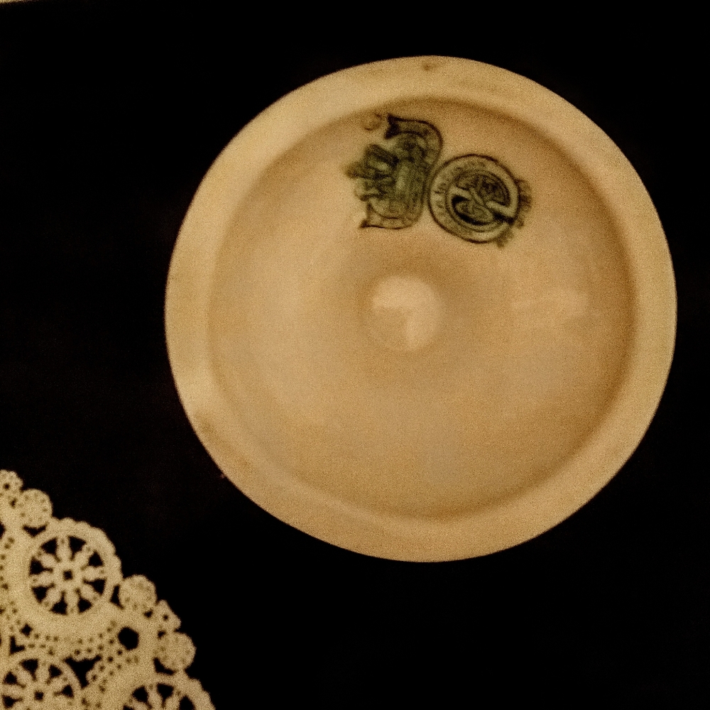 Irish Belleek Cream Vase - Picture 2 of 2